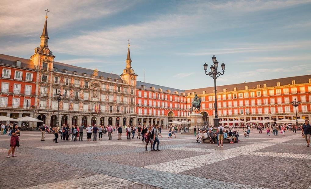 AmazINN Places Plaza Mayor Madrid Exterior foto